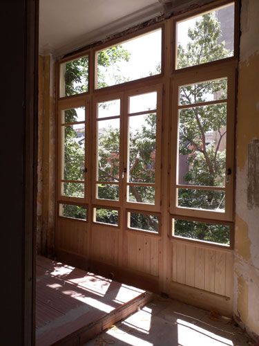 Fusteria I Decoració Navarro S.L. ventana en madera